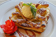 Daniel's Broiler Bellevue food