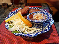Mai Thai inside