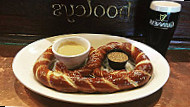 Hooley's Irish Pub food
