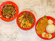 Hing's Cuisine food