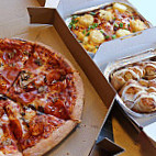 Toppers Pizza food