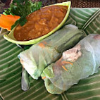 Arun-Thai Aroy Dee food