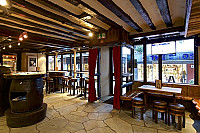 Brown Cow Pub inside