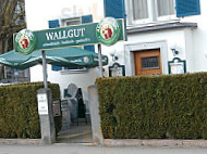 Wallgut outside