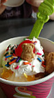 Menchie's Frozen Yogurt food