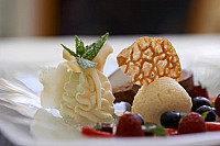 Restaurant Zum Goldenen Lowen inside