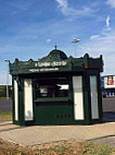 Le Kiosque à Pizzas outside