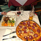 Pizzeria La Vita food