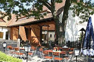 Eibauer Brauhaus im Faktorenhof outside