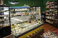 Delikatessen food