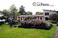 La Pineta outside