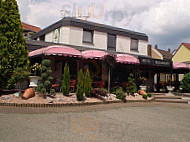 Hotel-Restaurant Ruble outside