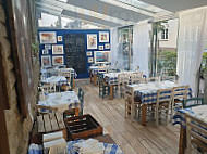 Taverna Angelos Greek Cuisine inside