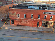 The Tavern Restaurant outside