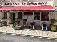 La Grillardiere inside