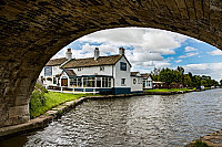 Saracens Head outside