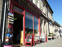 Tully's Of Rothbury outside