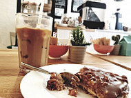 Sip Coffee Shop At Hood Co food