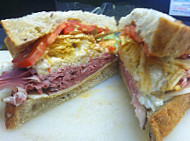 Perrotti's Ny Deli food