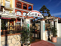 La Rosa outside