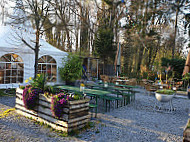 Biergarten An der Alten Schule inside