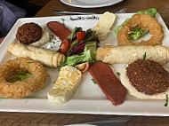 Mem's Mezze food