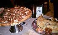 Galla's Pizza food