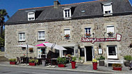 Auberge Du Val De Rance outside