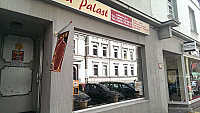 Pizza-Palast outside