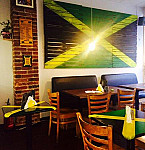 Jerk Hut inside
