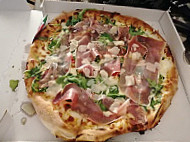 Nando Pizza food