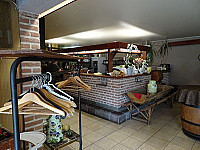 Auberge Saint Hubert inside