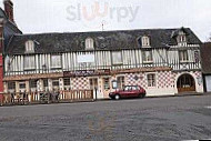 Auberge du Vieux Donjon outside