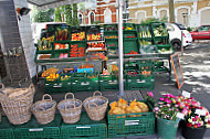 Delikatessen food