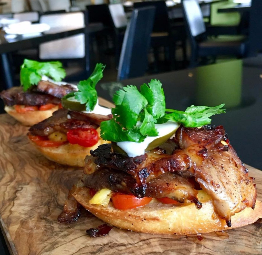 Trio Restaurant and Bar – Novotel Toronto North York