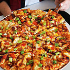 Round Table Pizza food