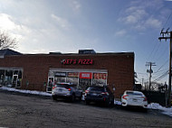 Jet's Pizza outside