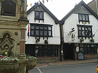 Black Horse Pub outside