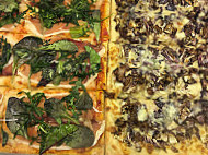 Pizza Vino food