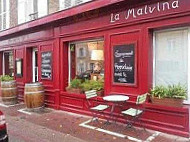 La Malvina outside