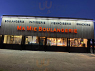 Boulangerie Ma Mie inside