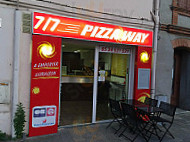 Pizza Way outside