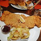 Faustus Schnitzelhaus food