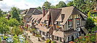 Hostellerie de la Vieille Ferme outside