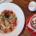 Cafe De Yangon food
