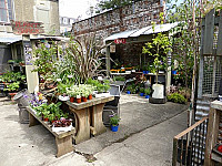 Earthy Food Market Cafe outside