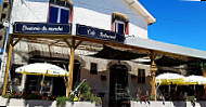 La Brasserie Du Marché outside