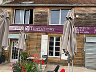 Tentations Gourmets outside