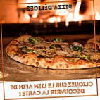 Pizza Delices food