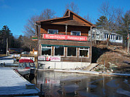 Riverhouse Restaurant outside